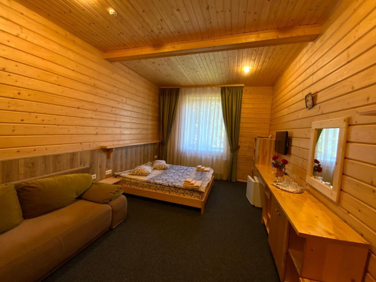 Standard Quadruple Room,1204756660:JPEG